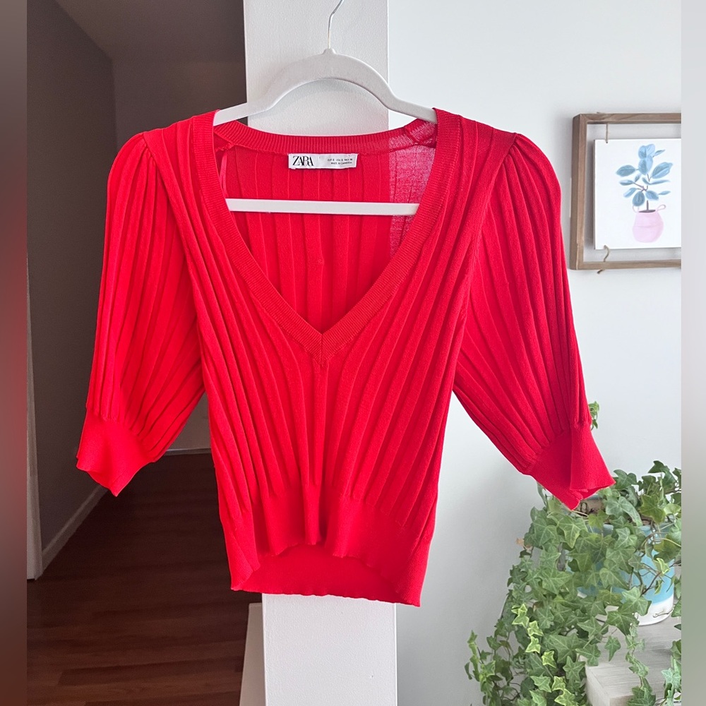 ZARA Ribbed Short Sleeve V-Neck Top - Picture 2 of 4